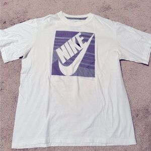 Kids Nike white and purple shirt